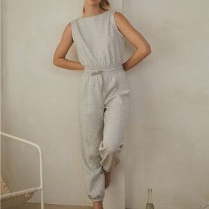 Gray Casual Jumpsuit with Tapered Legs and Relaxed Fit